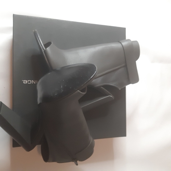 Vince Leather Block Heel Peep Toe Ankle Booties Sz-10 - Picture 9 of 15